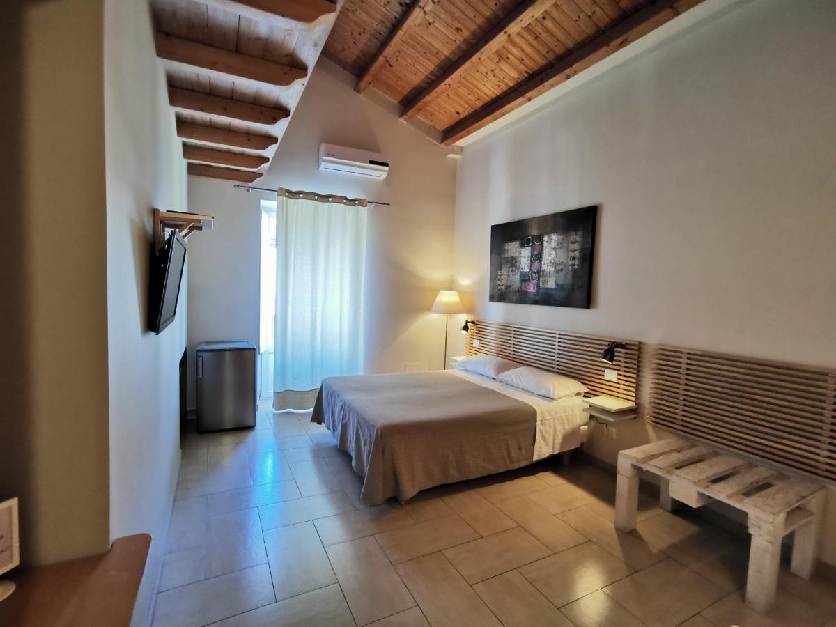 B&B Re Umberto Μιλάτσο Εξωτερικό φωτογραφία